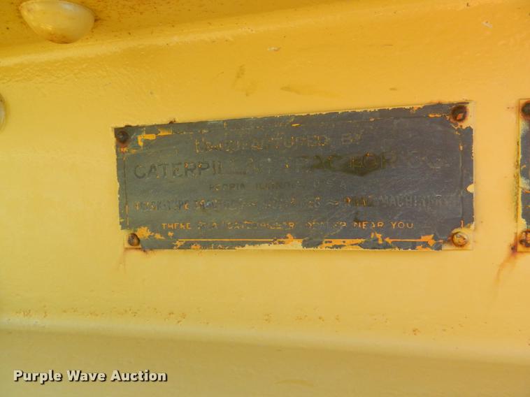 image for item DB1053 Caterpillar grader