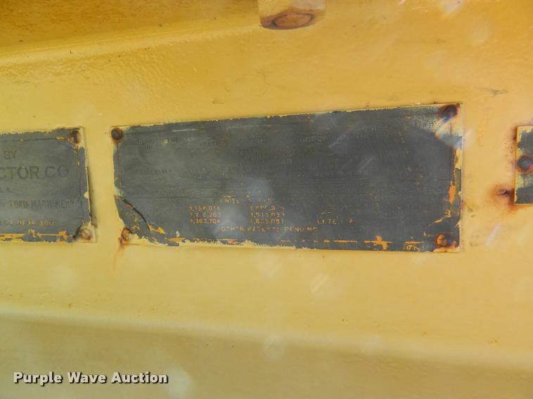 image for item DB1053 Caterpillar grader