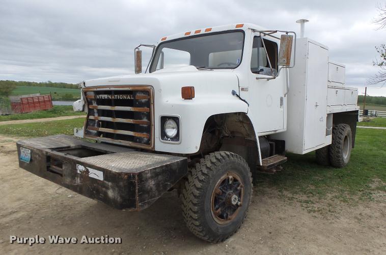 image for item DB1308 1980 International 1854 service truck