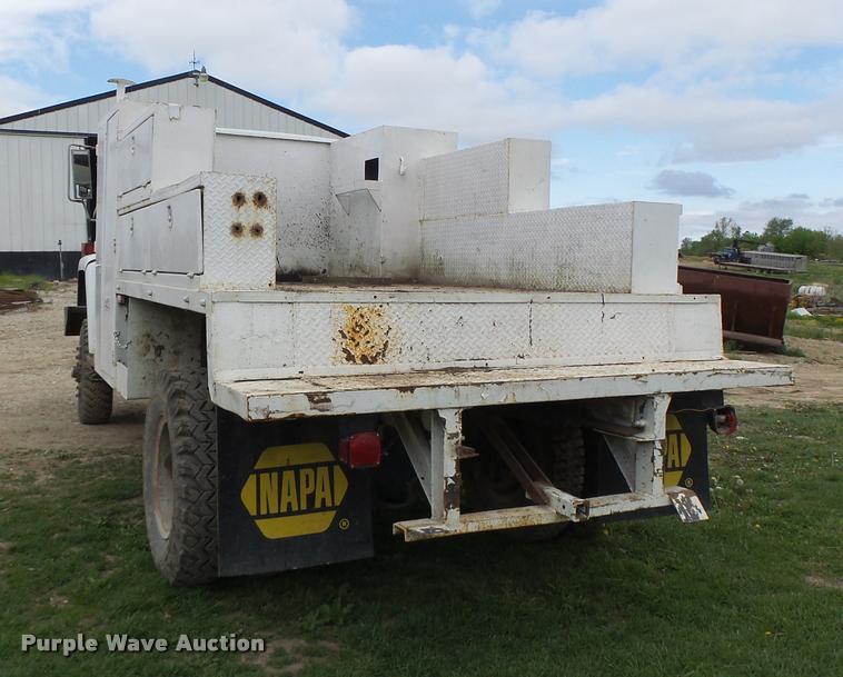 image for item DB1308 1980 International 1854 service truck