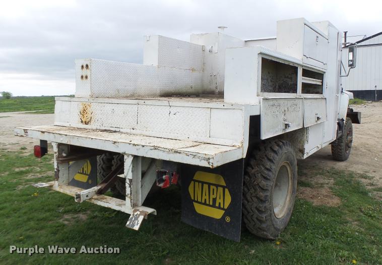 image for item DB1308 1980 International 1854 service truck