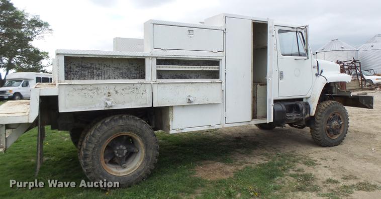 image for item DB1308 1980 International 1854 service truck