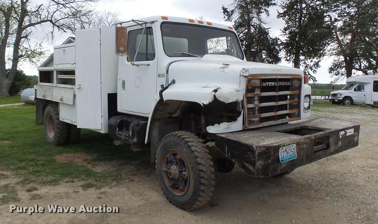 image for item DB1308 1980 International 1854 service truck