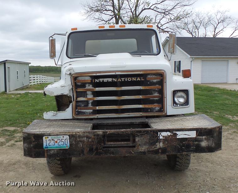 image for item DB1308 1980 International 1854 service truck