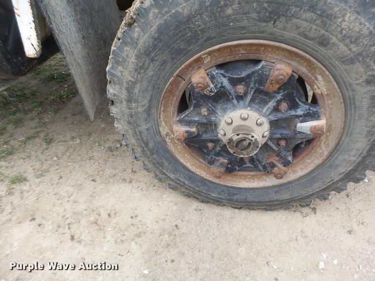 image for item DB1308 1980 International 1854 service truck