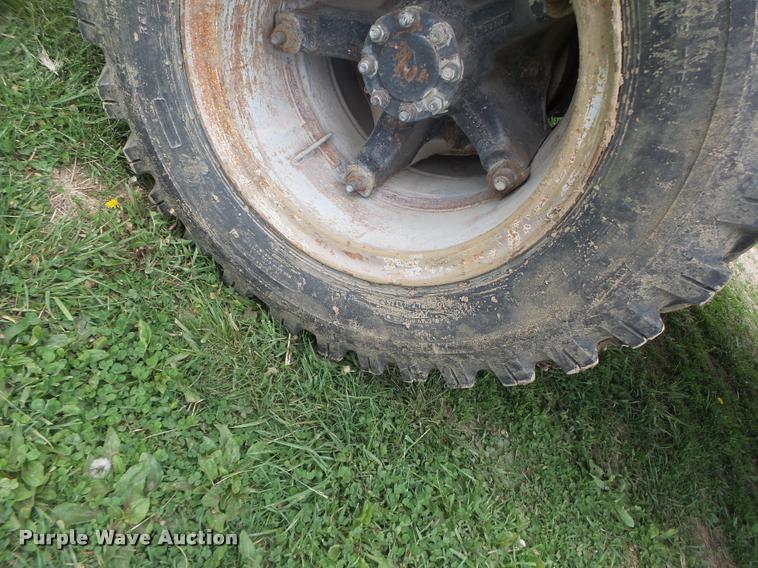 image for item DB1308 1980 International 1854 service truck