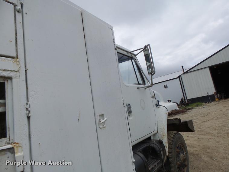 image for item DB1308 1980 International 1854 service truck