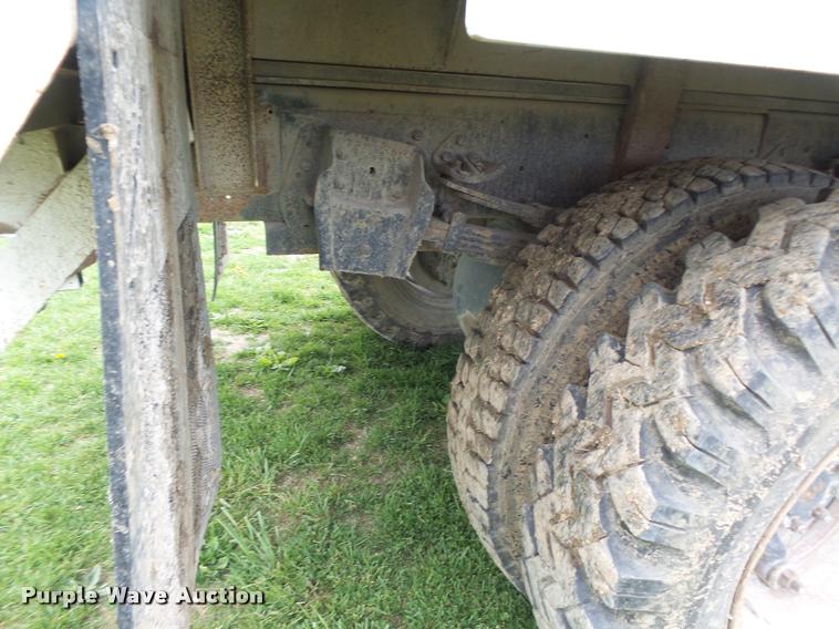 image for item DB1308 1980 International 1854 service truck