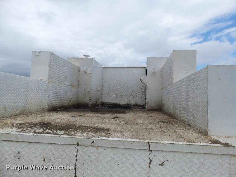 image for item DB1308 1980 International 1854 service truck