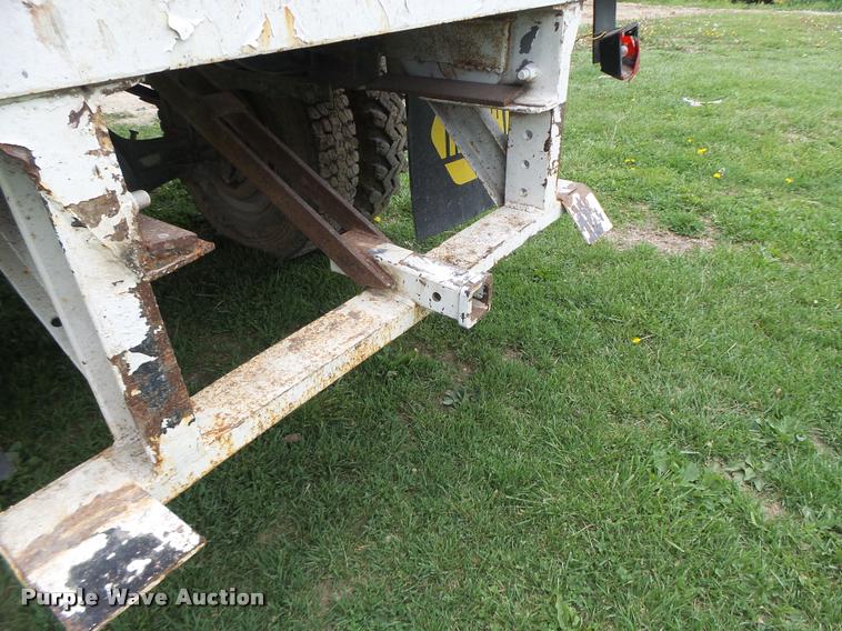 image for item DB1308 1980 International 1854 service truck