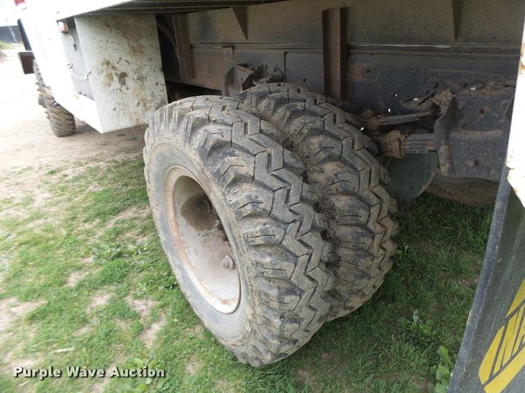 image for item DB1308 1980 International 1854 service truck