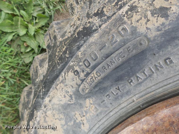 image for item DB1308 1980 International 1854 service truck