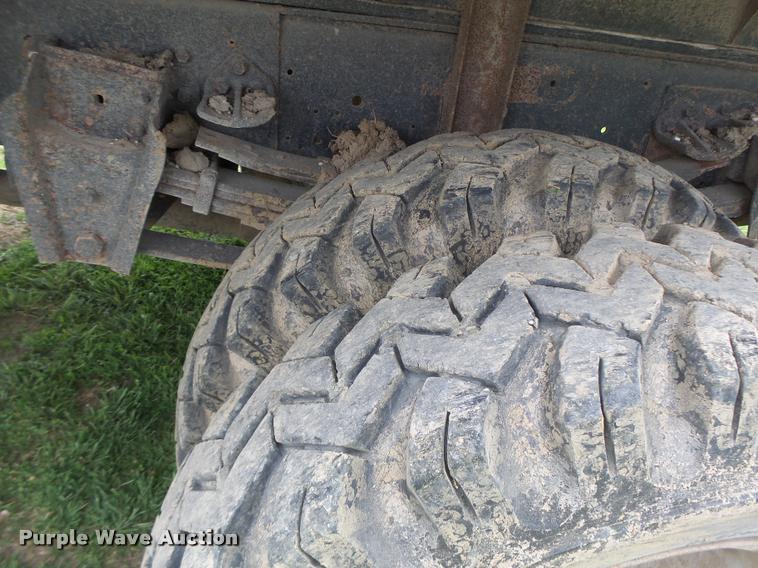 image for item DB1308 1980 International 1854 service truck