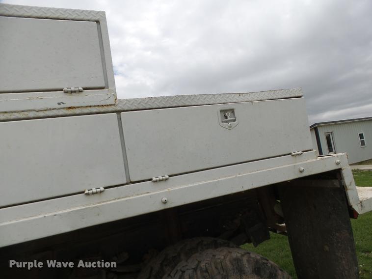 image for item DB1308 1980 International 1854 service truck