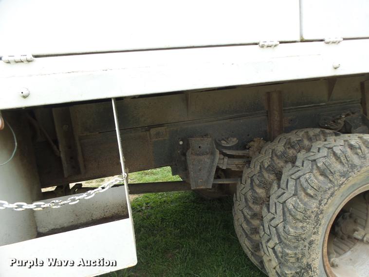 image for item DB1308 1980 International 1854 service truck