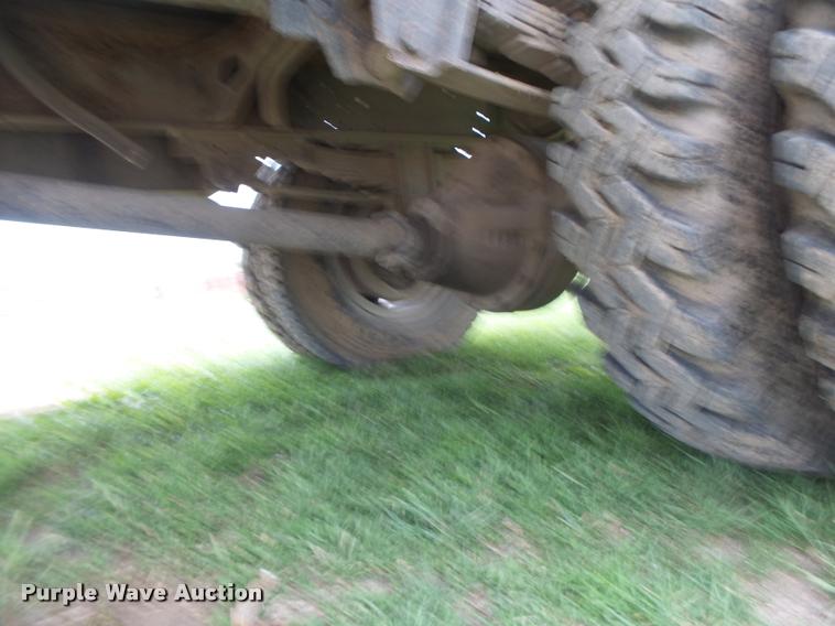 image for item DB1308 1980 International 1854 service truck