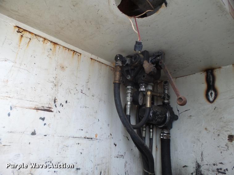 image for item DB1308 1980 International 1854 service truck