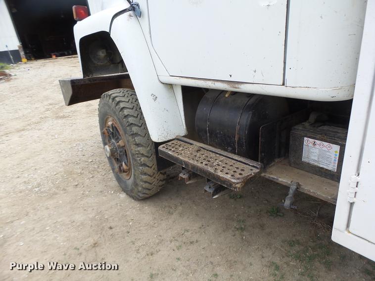 image for item DB1308 1980 International 1854 service truck