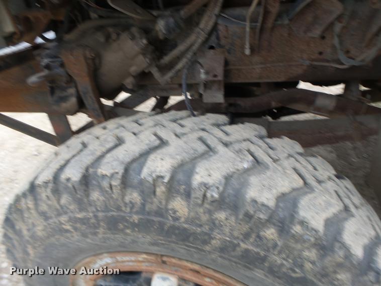 image for item DB1308 1980 International 1854 service truck