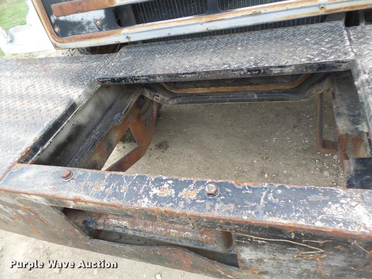 image for item DB1308 1980 International 1854 service truck