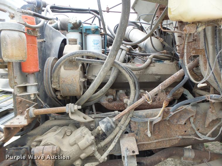 image for item DB1308 1980 International 1854 service truck