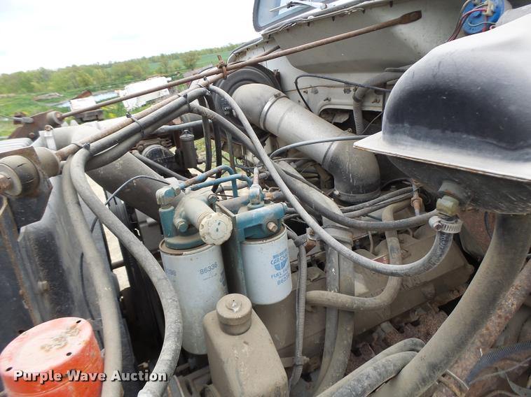 image for item DB1308 1980 International 1854 service truck