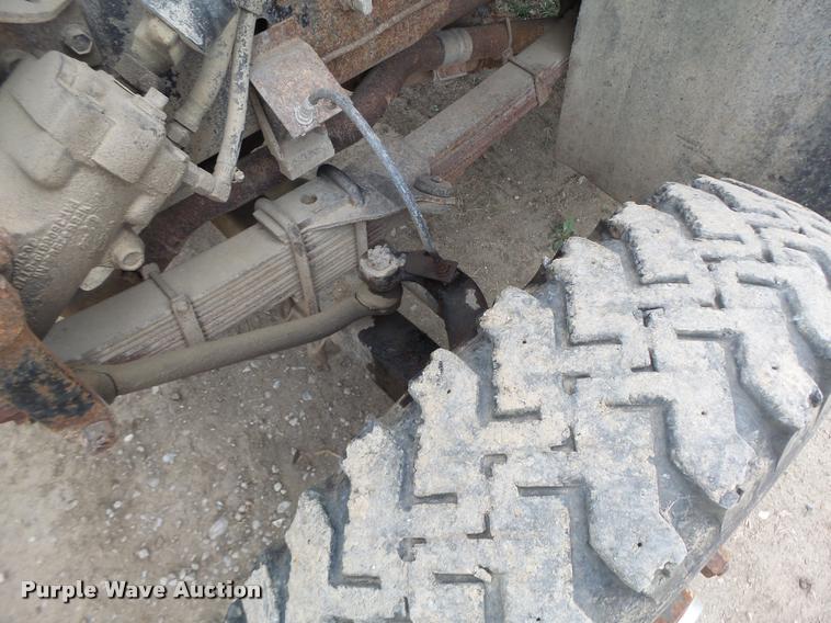 image for item DB1308 1980 International 1854 service truck