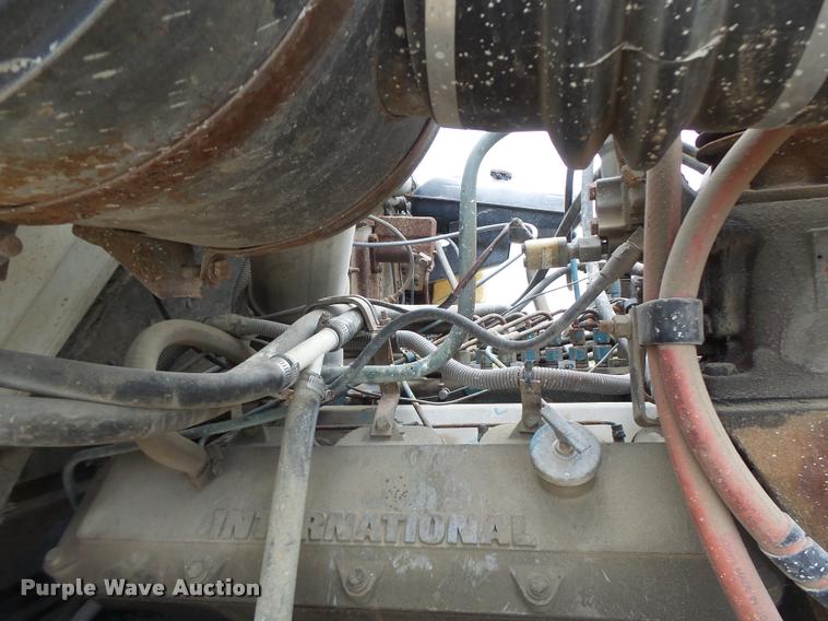 image for item DB1308 1980 International 1854 service truck