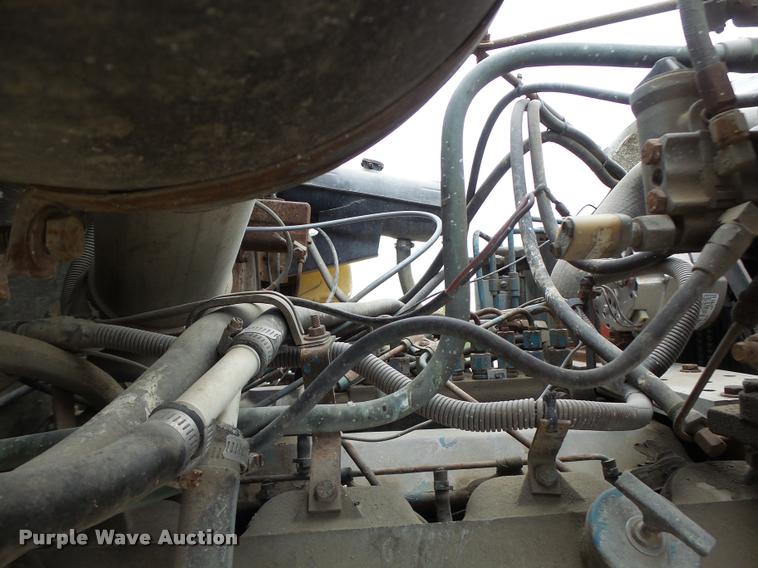 image for item DB1308 1980 International 1854 service truck