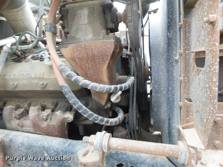 image for item DB1308 1980 International 1854 service truck