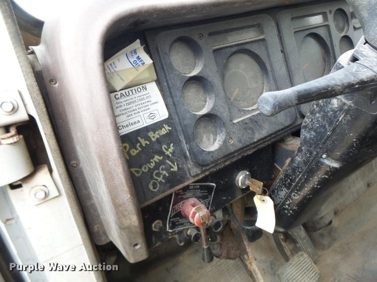 image for item DB1308 1980 International 1854 service truck