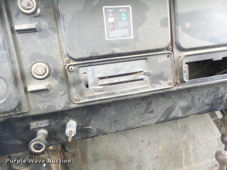 image for item DB1308 1980 International 1854 service truck