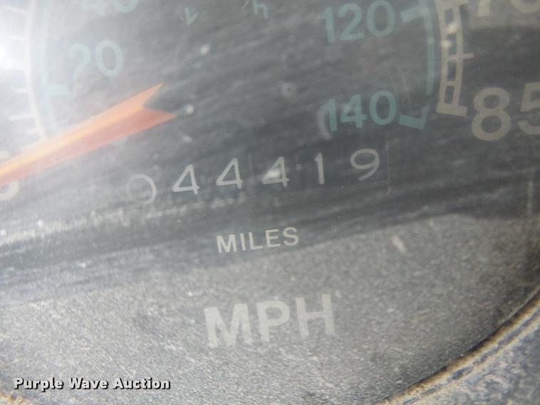 image for item DB1308 1980 International 1854 service truck