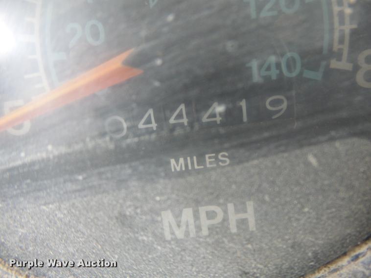 image for item DB1308 1980 International 1854 service truck