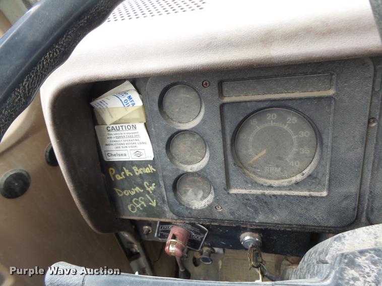 image for item DB1308 1980 International 1854 service truck