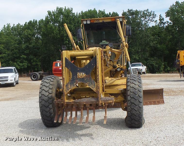 image for item DB1348 2002 Caterpillar 12H motor grader