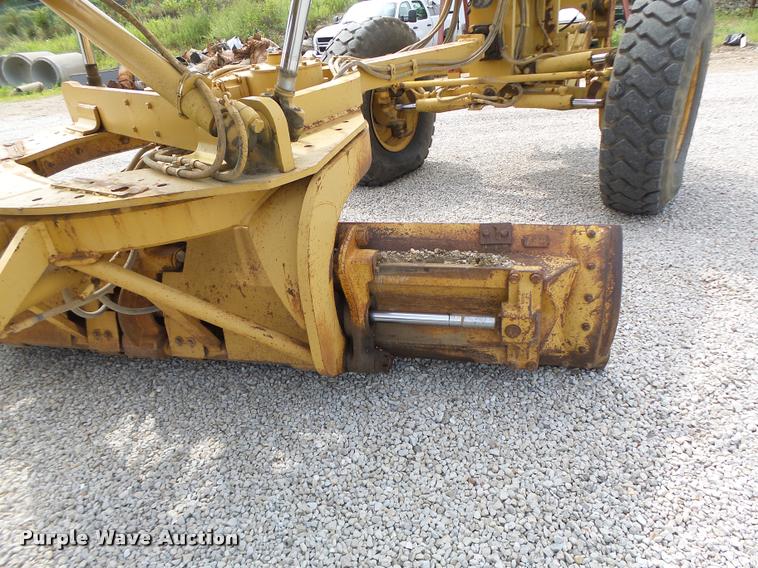 image for item DB1348 2002 Caterpillar 12H motor grader