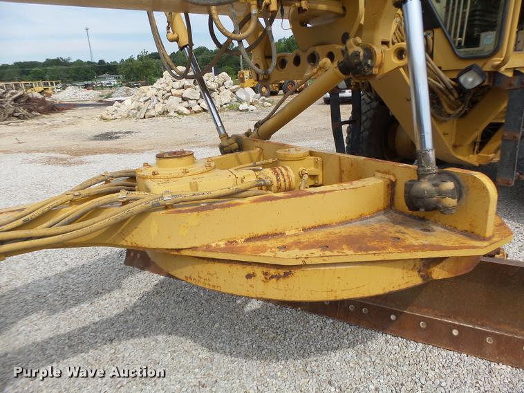 image for item DB1348 2002 Caterpillar 12H motor grader