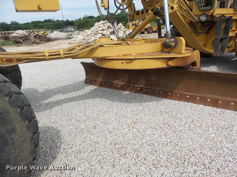 image for item DB1348 2002 Caterpillar 12H motor grader