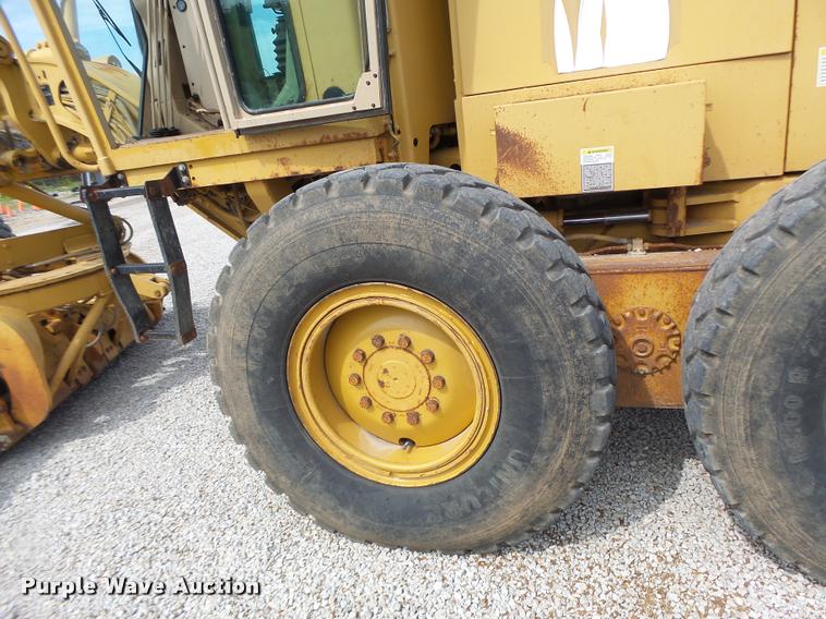 image for item DB1348 2002 Caterpillar 12H motor grader