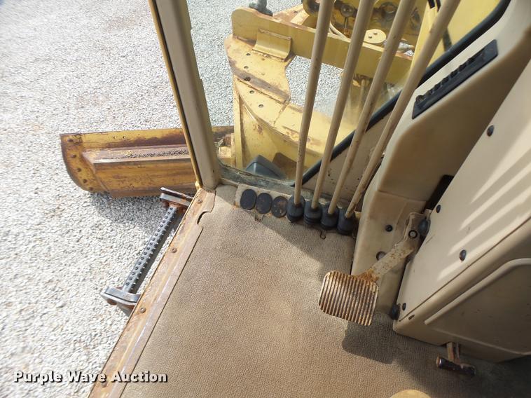 image for item DB1348 2002 Caterpillar 12H motor grader