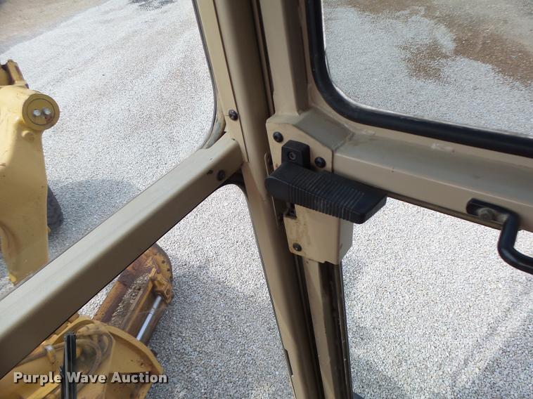 image for item DB1348 2002 Caterpillar 12H motor grader