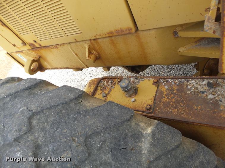 image for item DB1348 2002 Caterpillar 12H motor grader