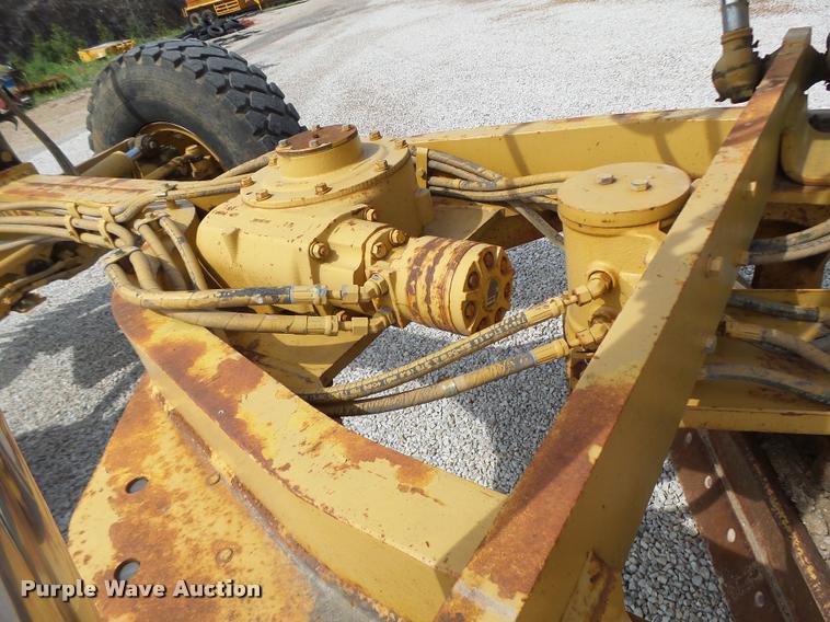 image for item DB1348 2002 Caterpillar 12H motor grader