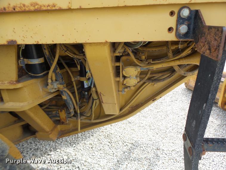 image for item DB1348 2002 Caterpillar 12H motor grader