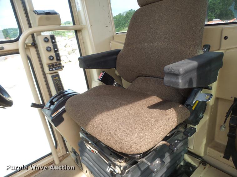 image for item DB1348 2002 Caterpillar 12H motor grader