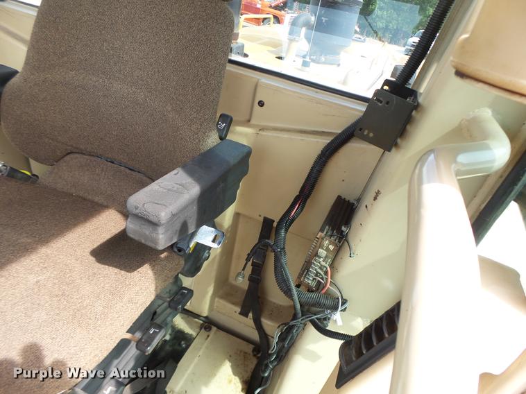 image for item DB1348 2002 Caterpillar 12H motor grader