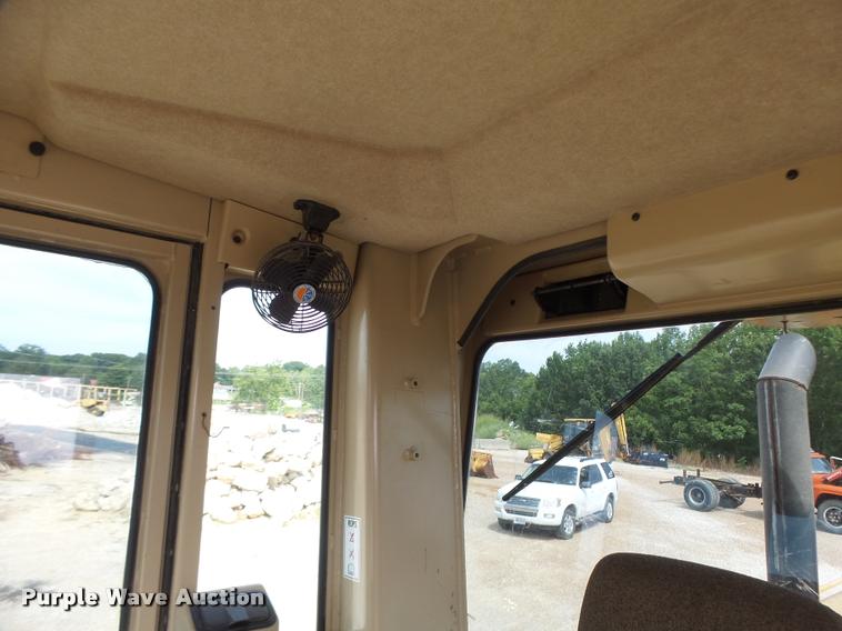 image for item DB1348 2002 Caterpillar 12H motor grader