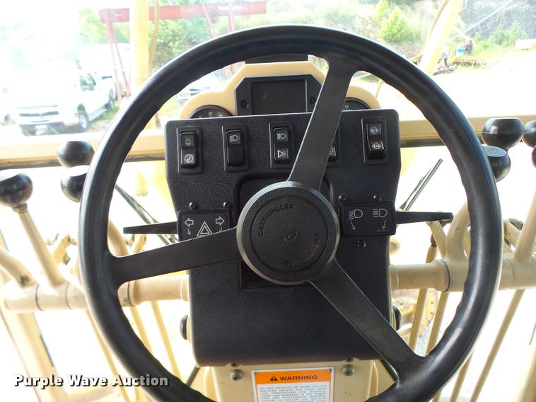 image for item DB1348 2002 Caterpillar 12H motor grader