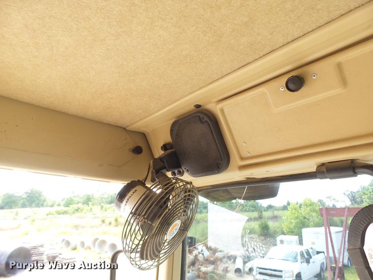 image for item DB1348 2002 Caterpillar 12H motor grader